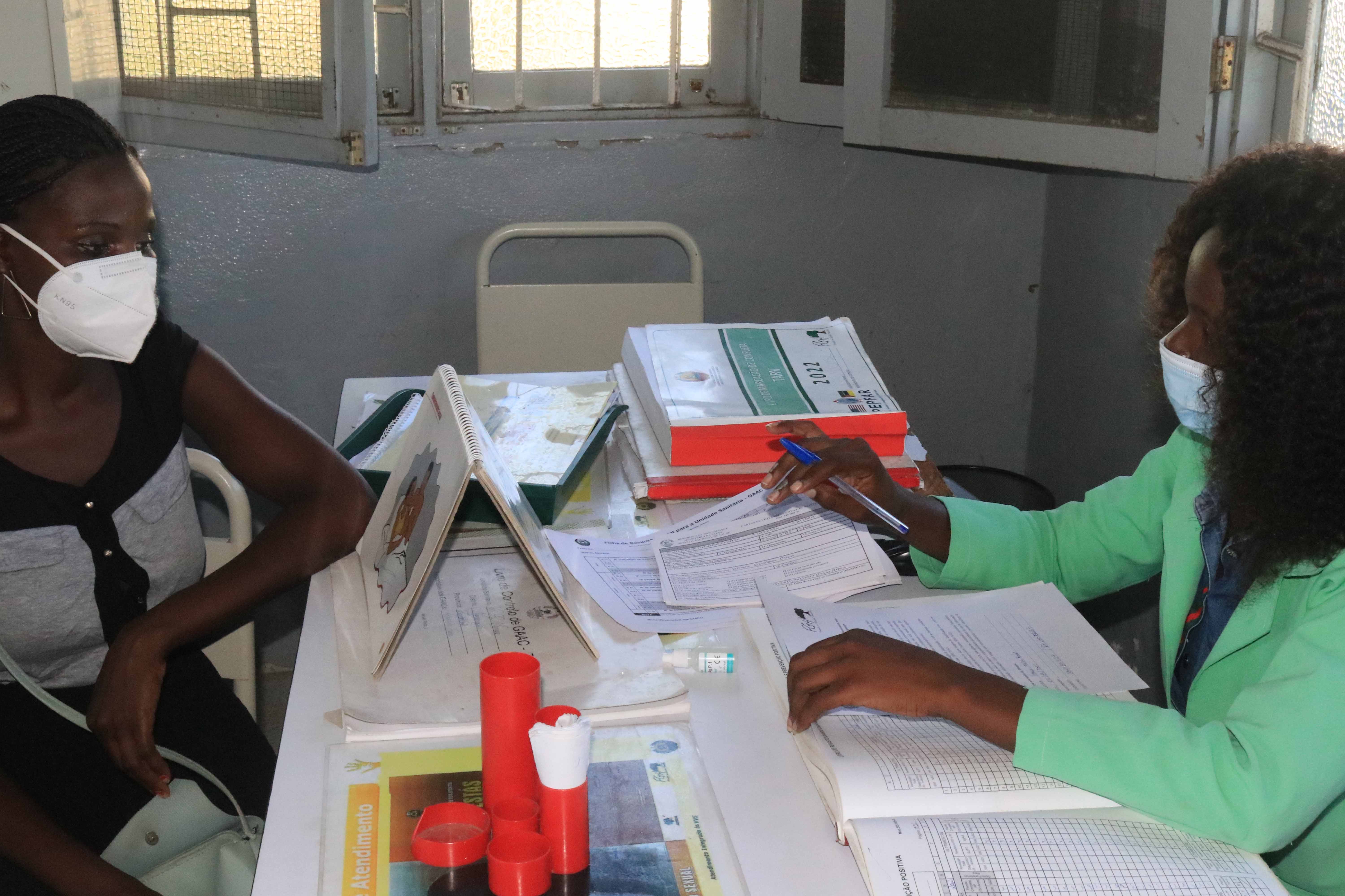 Graça Raul, an FGH-supported counselor, during an ART counseling session with Manuela dos Santos António at Macuse HF